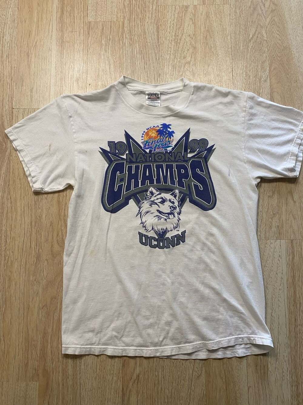 Vintage 1999 UConn Huskies NCAA National Champions Tampa Bay Final Four